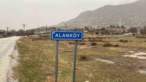 DSİ’YE AİT KEPÇE İLE DEFİNE ARANDIĞI İDDİASINI BÖLGEDE BULUNAN SİGARA İZMARİTİNİN DNA ÖRNEKLERİ AYDINLATACAK