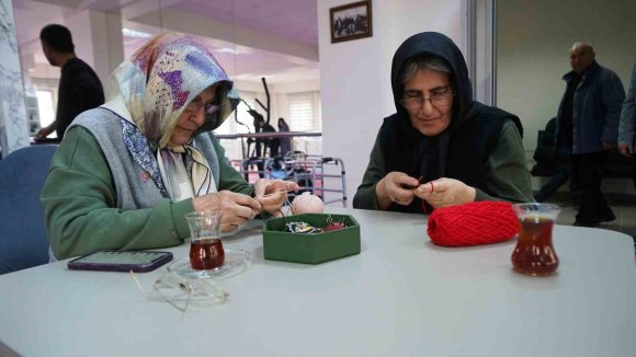 AKTİF YAŞAM MERKEZİNDE YAŞ ALMIŞLARA ÖZEL İLGİ