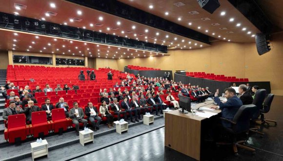 BAŞKAN SEÇER’DEN MARATON VE YILBAŞI PAZARI ÇAĞRISI