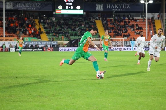TRENDYOL SÜPER LİG: ALANYASPOR: 0 - ANTALYASPOR: 0 (İLK YARI)
