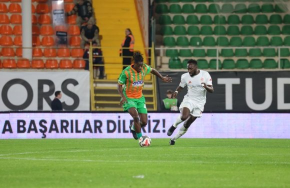 TRENDYOL SÜPER LİG: ALANYASPOR: 0 - ANTALYASPOR: 0 (İLK YARI)