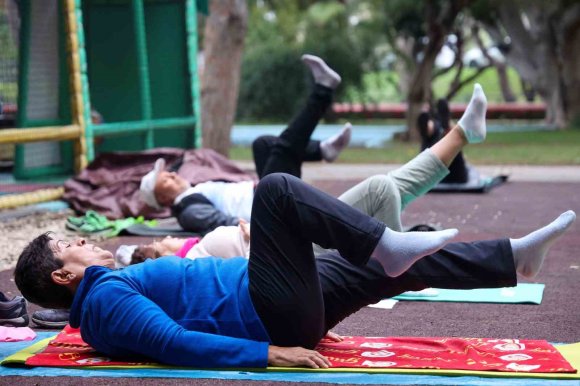 ANTALYALILAR GÜNE SPORLA BAŞLIYOR: SABAH SPORLARINA YOĞUN İLGİ