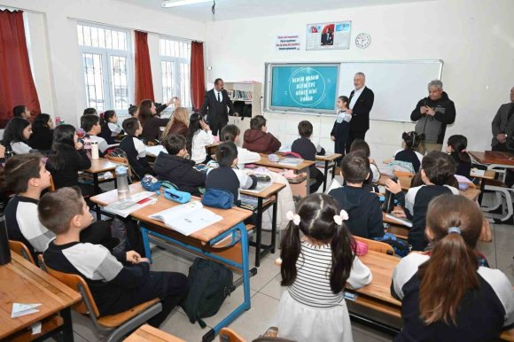 MİNİK BAŞKANIN SINIFTAKİ SEÇİM SÖZÜ YERİNE GETİRİLDİ