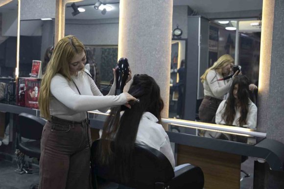 MERSİN’DE MERCEK İLE KADINLAR MESLEĞE ADIM ATIYOR