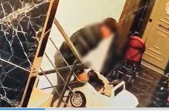 AKÜLÜ ARABA HIRSIZLARI KAMERADAN TESPİT EDİLİP YAKALANDI