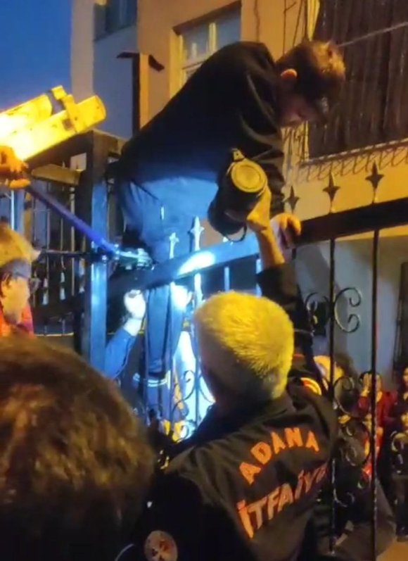 BACAĞINA DEMİR KORKULUK SAPLANAN ÇOCUK HASTANEYE KALDIRILDI