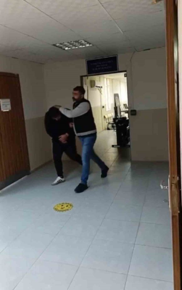 ANTAKYA’DA UYUŞTURUCU MADDE SUÇUNDAN ARANAN 2 ŞAHIS YAKALANDI