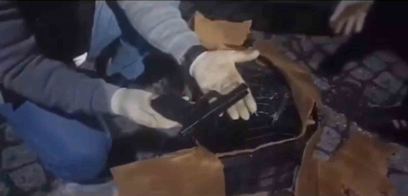 BAGAJDAN SİLAH DEPOSU GİBİ 90 ADET RUHSATSIZ TABANCI ÇIKTI