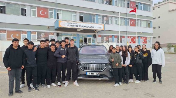 ÖĞRENCİLER TOGG’U YAKINDAN TANIDI