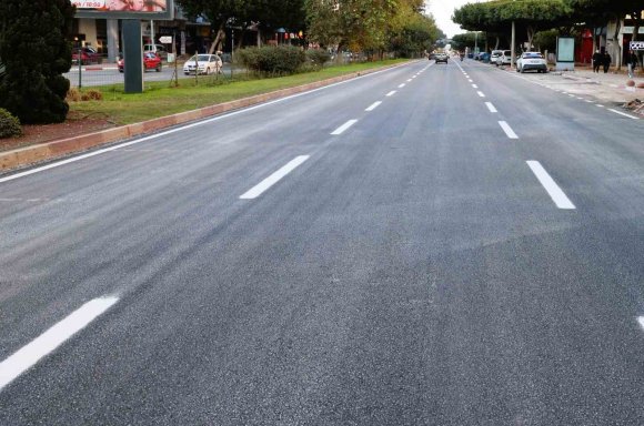 100. YIL BULVARI’NDA ASFALT ÇALIŞMASININ İLK ETABI TAMAMLANDI