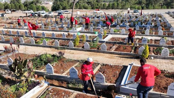 KAHRAMANMARAŞ’TA MEZARLIKLARDA DÜZENLEME