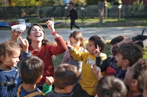 MİNİK ELLER TOHUMLARI TOPRAKLA BULUŞTURDU