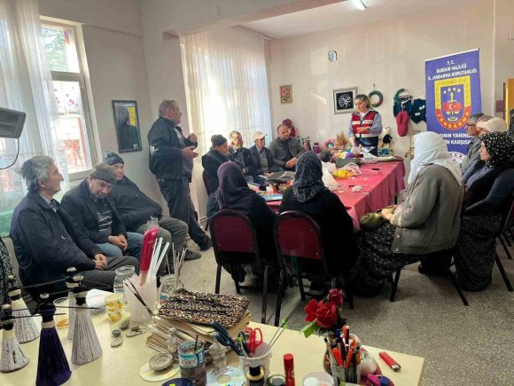 BURDUR’DA JANDARMA EKİPLERİ TARAFINDAN BİLGİLENDİRME VE FARKINDALIK EĞİTİMİ