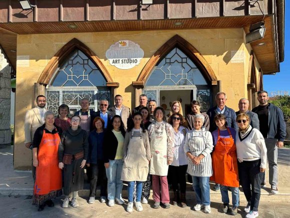 BAŞKAN TOPALOĞLU: "SERAMİK SANATINA GÖNÜL VERENLER ORTAYA ÇOK GÜZEL ESERLER ÇIKARIYOR"