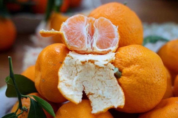 EN UCUZ MEYVE MANDALİNA: DALINDA 3, PAZARDA 5 LİRA