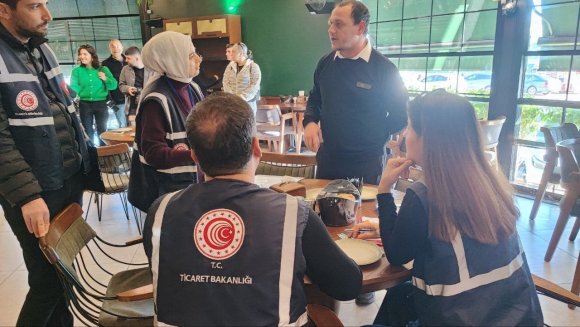 ADANA’DA ETİKET MEVZUATI UYGUNLUĞU DENETİMLERİ SÜRÜYOR: "3 MİLYON 845 BİN LİRA CEZAİ İŞLEM UYGULANDI"