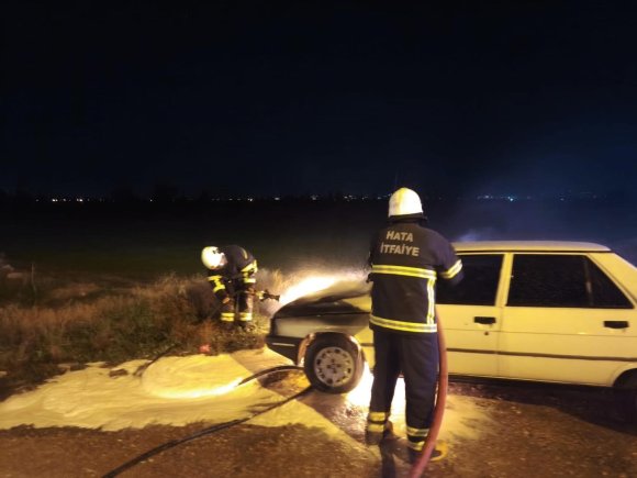 ANTAKYA’DA OTOMOBİL YANGINI