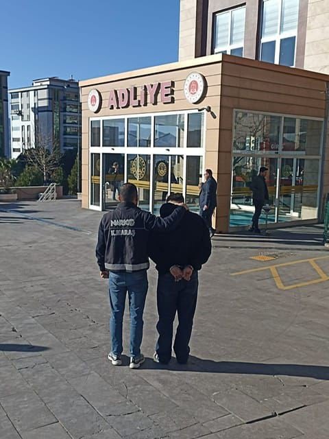 KAHRAMANMARAŞ’TA UYUŞTURUCU VE KAÇAKÇILIK OPERASYONLARI SÜRÜYOR