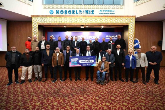 YÜREĞİR BELEDİYESİNDEN AMATÖR SPORA 1 MİLYON TL’LİK DESTEK