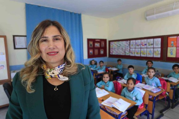 AYSEL ÖĞRETMEN, KÖY OKULLARINDA BAŞLADIĞI MESLEĞİNDE, EĞİTİM DÜNYASININ NOBEL’İNE ADAY OLDU