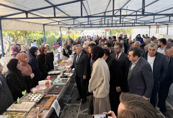 TARSUS’TA GAZZE’YE DESTEK AMAÇLI HAYIR ÇARŞISI KURULDU