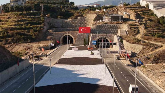 ALANYA TRAFİĞİNE NEFES ALDIRACAK İKİ KARAYOLU PROJESİ AÇILIYOR
