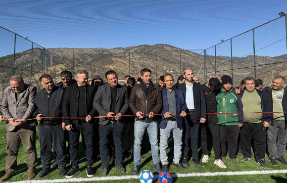 FEKELİ GENÇLER SAHASINA KAVUŞTU