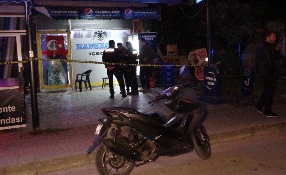 ANTALYA’DA MARKETTE CİNAYET: 2 ÖLÜ