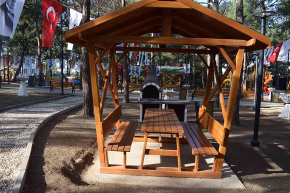 İSKENDERUN’A NEFES OLACAK 15 BİN METREKARELİK ORMAN PARKI’NIN AÇILIŞI GERÇEKLEŞTİRİLDİ