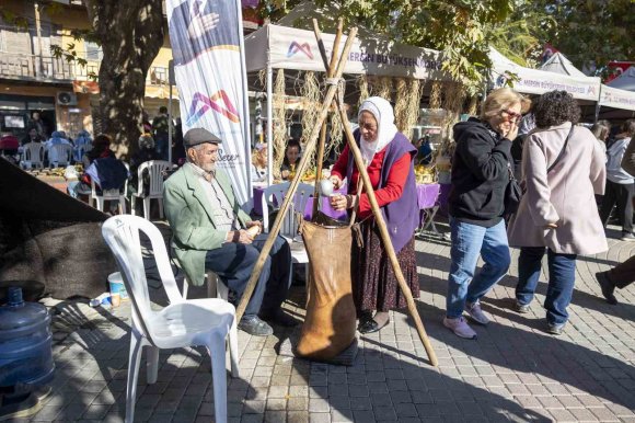 YERLİ MALI HAFTASI KADIN EMEĞİYLE RENKLENDİ