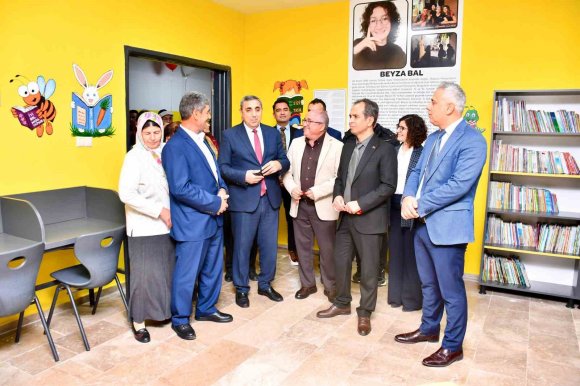 SİLİFKE’DE DEPREMDE HAYATINI KAYBEDEN ÖĞRENCİNİN ANISINA KÜTÜPHANE OLUŞTURULDU