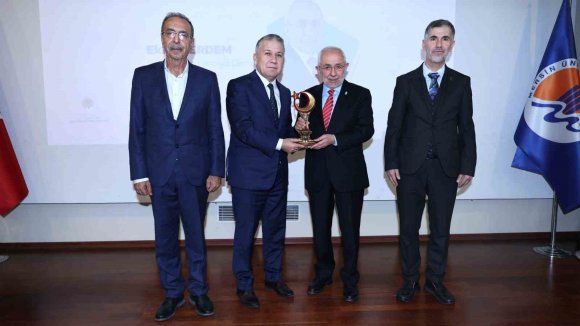 ERDEM: "DİL SAVUNMASI, VATAN SAVUNMASIDIR"