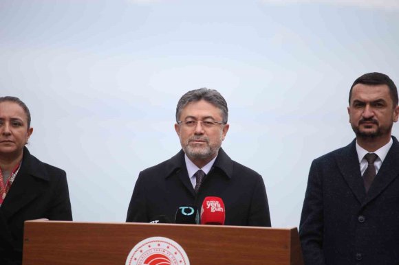 BAKAN İBRAHİM YUMAKLI: "BURDUR GÖLÜ’NDE YILDA 66 MİLYON METREKÜP SU AÇIĞI MEYDANA GELİYOR"