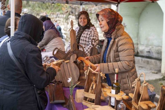 MERSİN’DE KIRSAL MAHALLE BULUŞMALARI KADIN EMEĞİNİ ÇAMLIYAYLA’DA BULUŞTURDU
