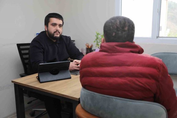 HATAY’DA VATANDAŞLARA ÜCRETSİZ PSİKOLOJİK DESTEK SAĞLANIYOR