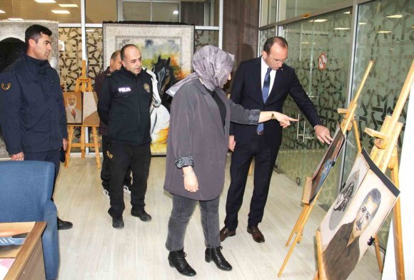 KAHRAMANMARAŞ’TA HALIDAN TUVALE UZANAN SERGİ YOLCULUĞU