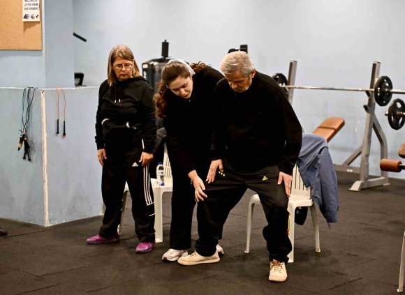 MURATPAŞA’DAN PARKİNSON HASTALARINA DESTEK