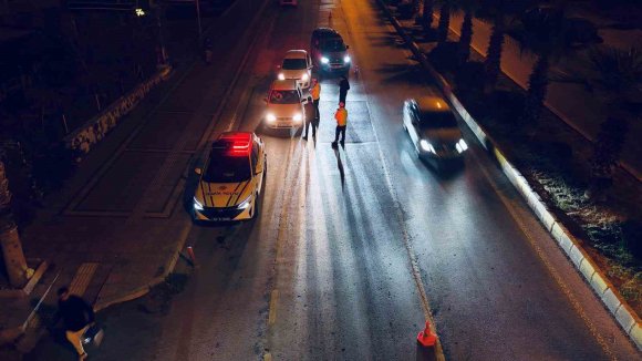 MERSİN’DE GÜNÜBİRLİK EV VE EĞLENCE MEKÂNLARINA DENETİM: 4 MİLYON 472 BİN TL CEZA KESİLDİ