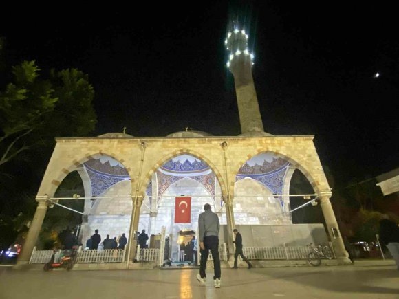 REGAİP KANDİLİ’NDE ANTALYA’DA CAMİLER DOLDU TAŞTI