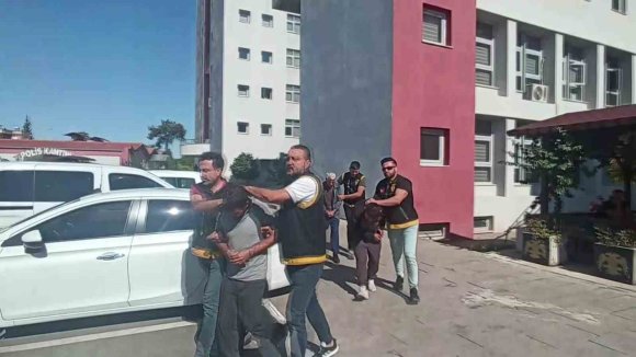 ADANA’DA 4 FİRARİ HÜKÜMLÜ YAKALANDI