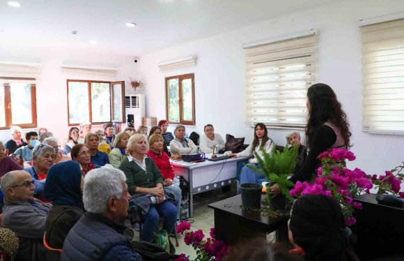 BÜYÜKŞEHİR BELEDİYESİNDEN, YAŞ ALMIŞ BİREYLERE EVDE ÇİÇEK YETİŞTİRİCİLİĞİ EĞİTİMİ