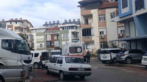 KANSER HASTASI YAŞLI ADAM EVİNDE ÖLÜ BULUNDU