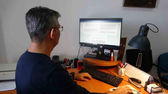 YAPAY ZEKA TEHLİKESİ BÜYÜYOR: "SAHTE İÇERİKLER KAMUOYUNUN ALGISINI ÇOK HIZLI BİR ŞEKİLDE ŞEKİLLENDİREBİLİYOR"