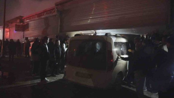 SANAYİ SİTESİ’NDE ÇIKAN YANGINDA 9 İŞ YERİ ZARAR GÖRDÜ