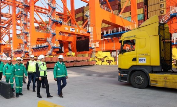 MEGA GEMİLERİN YENİ ADRESİ MERSİN LİMANI OLDU