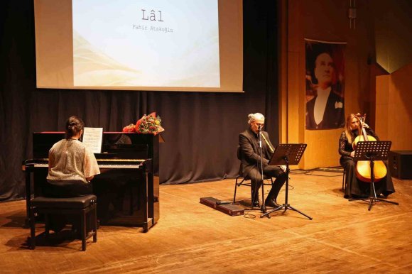 ’ZEFİR ZAMANI’ KONSERİ MÜZİKSEVERLERLE BULUŞTU