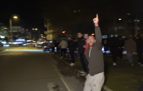 POLİSİN BİR KADINI ÖLÜMÜN UCUNDAN ALDIĞI OLAYDA SÖZLERİYLE PES DEDİRTEN KİŞİ GÖZALTINA ALINDI