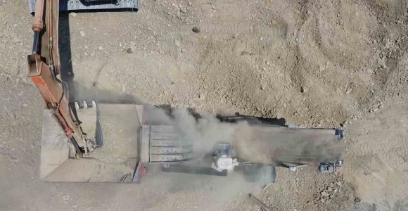 FEKE BELEDİYE BAŞKANI ÖZEN:" HİZMETTE AYRIM YAPMADAN HAREKET EDİYORUZ"