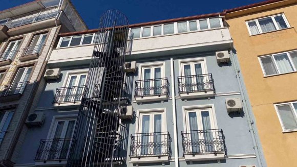 OTOBÜS ŞOFÖRÜ KALDIĞI OTELDE ÖLÜ BULUNDU