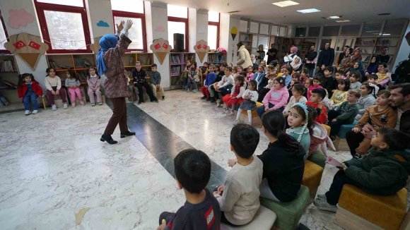 EDEBİYAT ŞEHRİNDE ÇOCUKLARLA MASAL BULUŞMASI